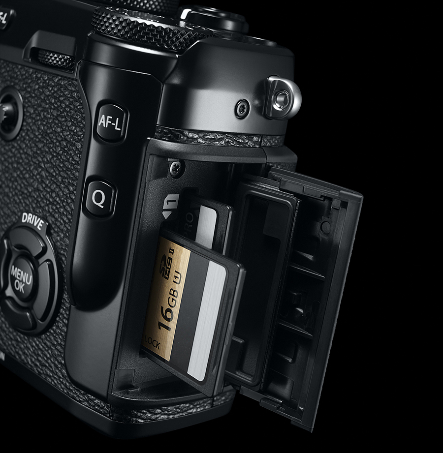 41_X-Pro2_BK_SD_card_Slot_inside.jpg